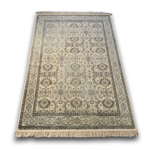 Exclusive, thin, light-colored traditional Bellucci 84413 rug